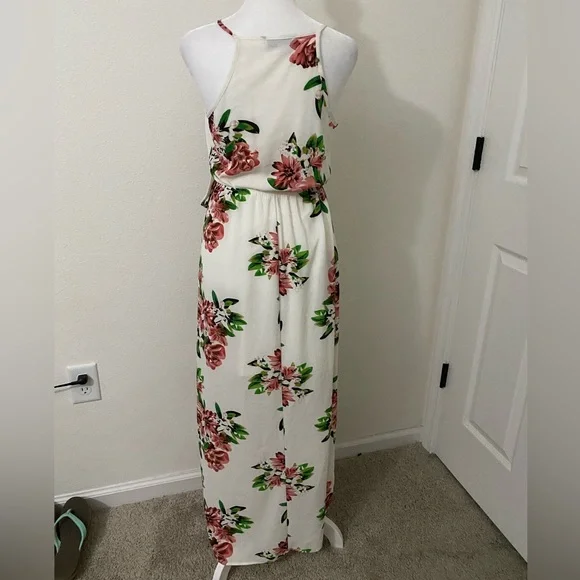 Dream of Me floral maxi dress size Small. - Picture 4 of 10